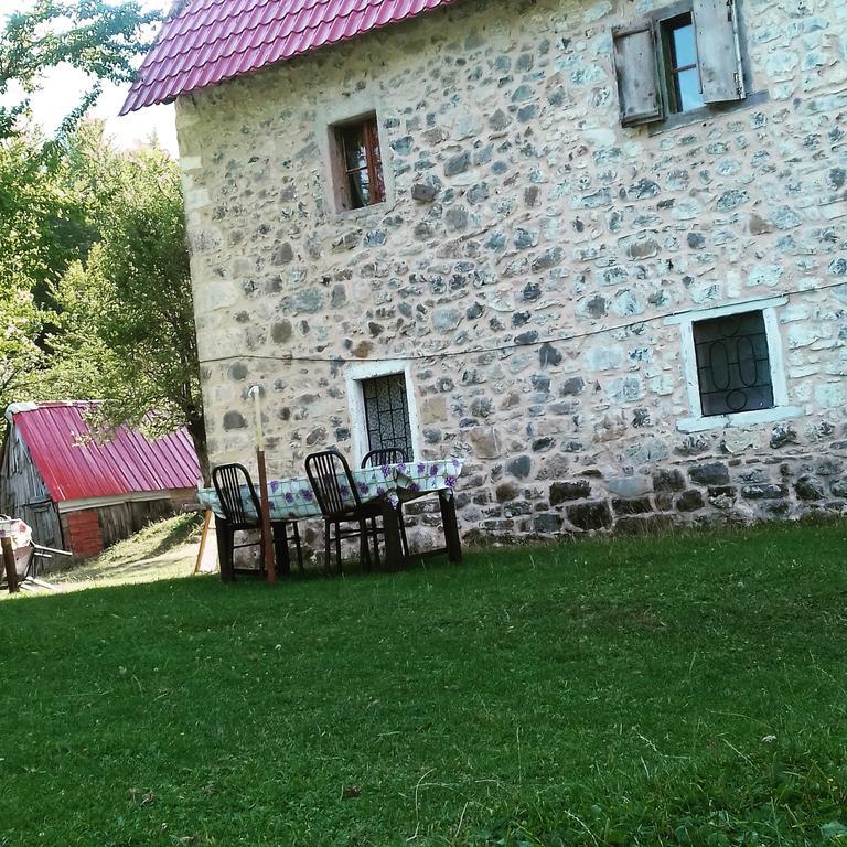 Guesthouse Dritan Tethorja Theth Exterior foto